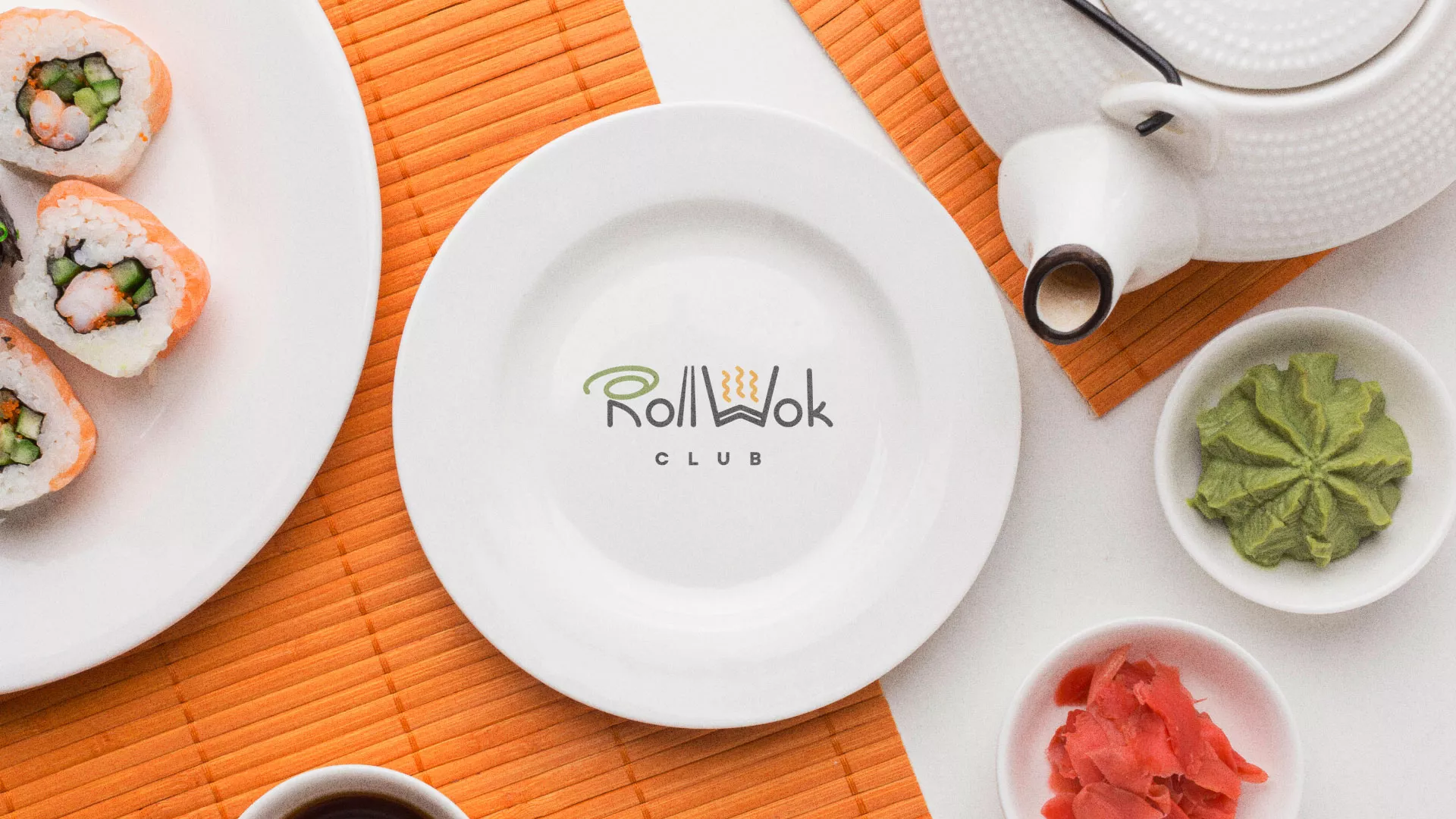 Разработка логотипа и фирменного стиля суши-бара «Roll Wok Club» в Тарусе